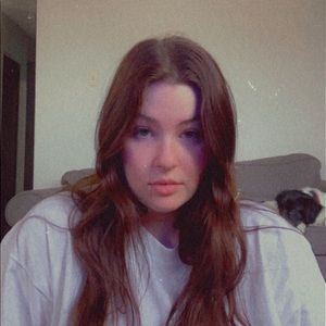 Meet your Posher, Claire